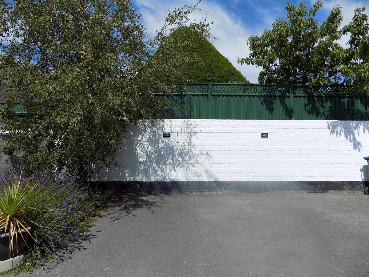 Double Award Winning 1700'S Grd 2 Listed Cottage Near Stonehenge 埃姆斯伯里 外观 照片