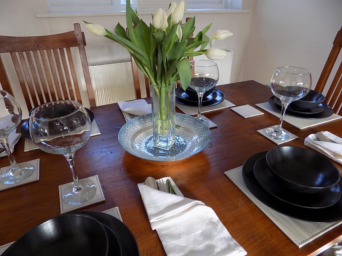 Double Award Winning 1700'S Grd 2 Listed Cottage Near Stonehenge 埃姆斯伯里 外观 照片