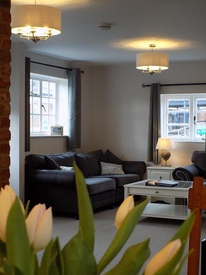 Double Award Winning 1700'S Grd 2 Listed Cottage Near Stonehenge 埃姆斯伯里 外观 照片