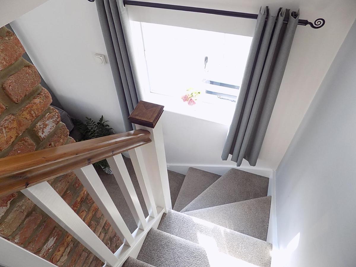 Double Award Winning 1700'S Grd 2 Listed Cottage Near Stonehenge 埃姆斯伯里 外观 照片