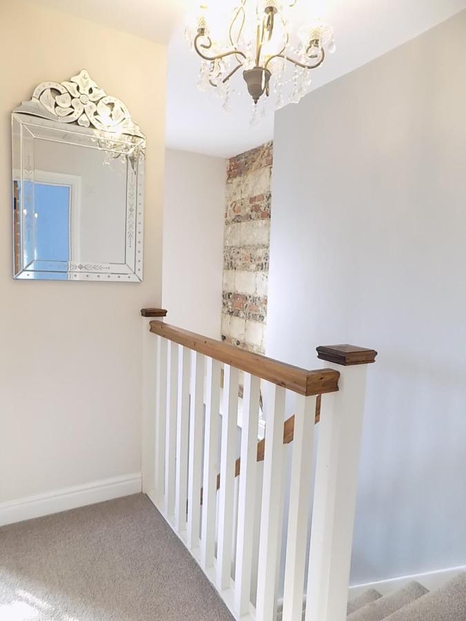 Double Award Winning 1700'S Grd 2 Listed Cottage Near Stonehenge 埃姆斯伯里 外观 照片