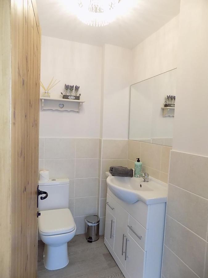 Double Award Winning 1700'S Grd 2 Listed Cottage Near Stonehenge 埃姆斯伯里 外观 照片